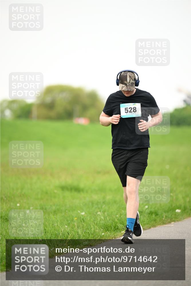 10.05.2026 - 8. Wedeler Halbmarathon Dr. Thomas Lammeyer http://msf.ph/oto/9714642 10.05.2026 12:21:42 Laufen 528 meine-sportfotos.de