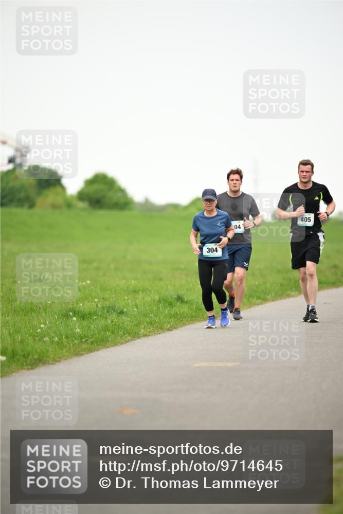 10.05.2026 - 8. Wedeler Halbmarathon Dr. Thomas Lammeyer http://msf.ph/oto/9714645 10.05.2026 12:21:49 Laufen 304, 405 meine-sportfotos.de