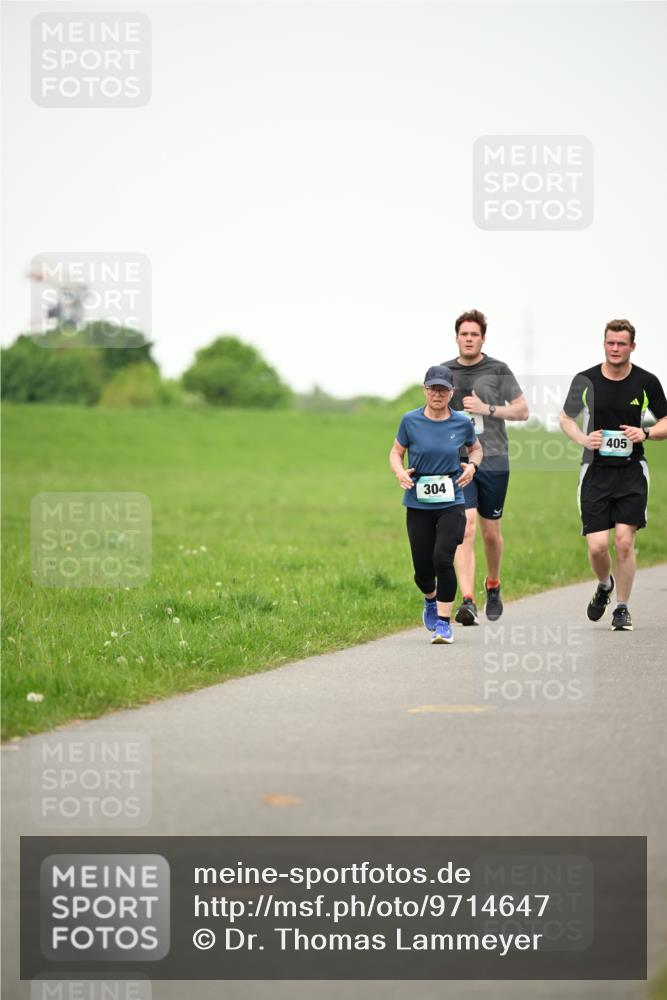 10.05.2026 - 8. Wedeler Halbmarathon Dr. Thomas Lammeyer http://msf.ph/oto/9714647 10.05.2026 12:21:49 Laufen 304, 405 meine-sportfotos.de
