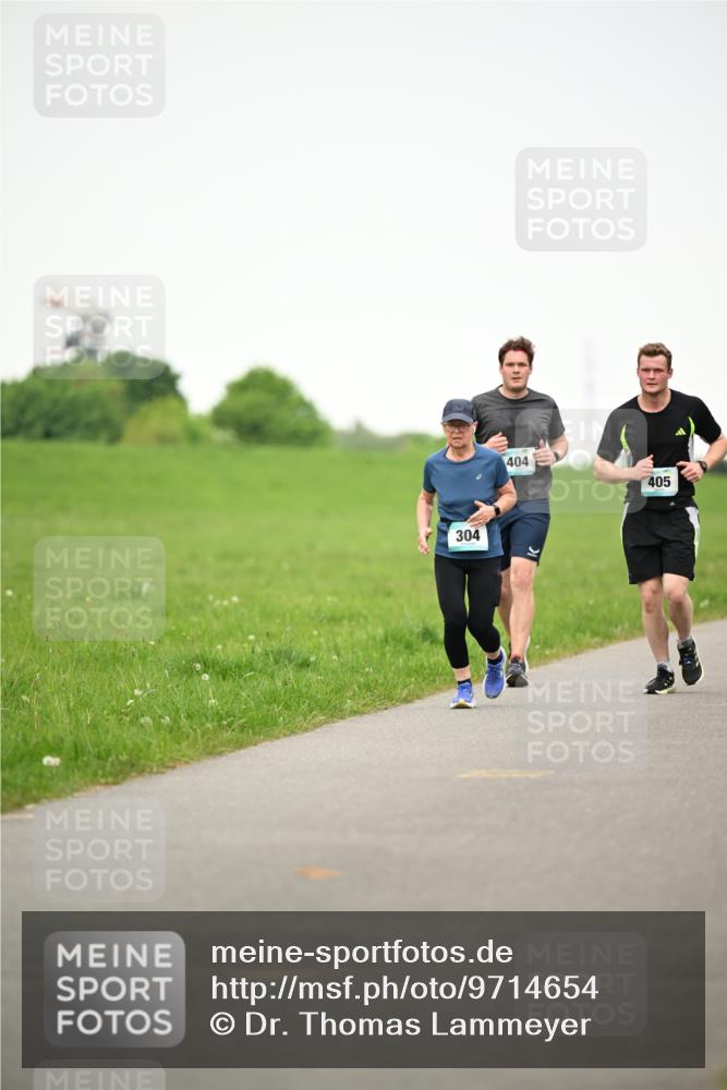 10.05.2026 - 8. Wedeler Halbmarathon Dr. Thomas Lammeyer http://msf.ph/oto/9714654 10.05.2026 12:21:50 Laufen 304, 404, 405 meine-sportfotos.de