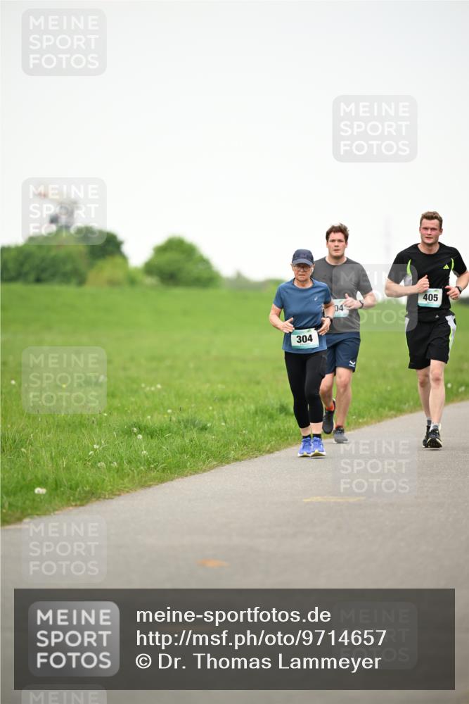 10.05.2026 - 8. Wedeler Halbmarathon Dr. Thomas Lammeyer http://msf.ph/oto/9714657 10.05.2026 12:21:50 Laufen 304, 405 meine-sportfotos.de