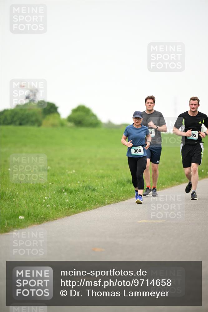 10.05.2026 - 8. Wedeler Halbmarathon Dr. Thomas Lammeyer http://msf.ph/oto/9714658 10.05.2026 12:21:50 Laufen 304 meine-sportfotos.de