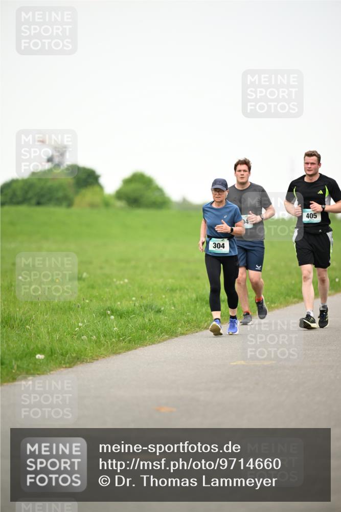 10.05.2026 - 8. Wedeler Halbmarathon Dr. Thomas Lammeyer http://msf.ph/oto/9714660 10.05.2026 12:21:50 Laufen 304, 405 meine-sportfotos.de