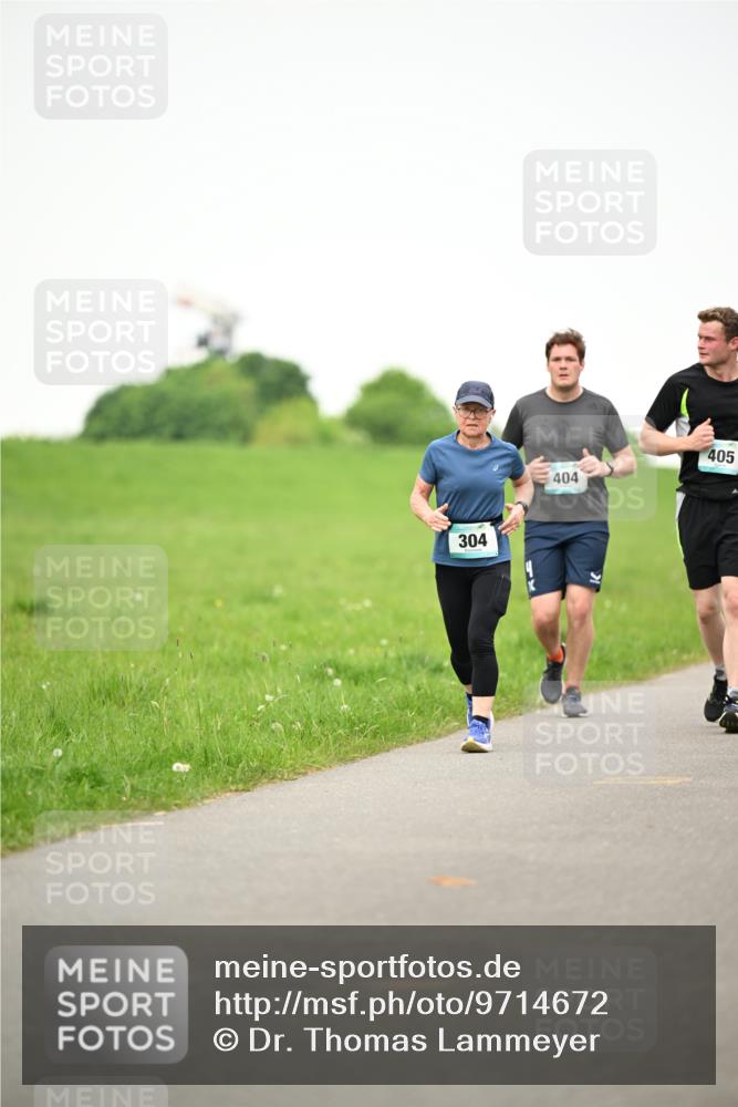 10.05.2026 - 8. Wedeler Halbmarathon Dr. Thomas Lammeyer http://msf.ph/oto/9714672 10.05.2026 12:21:52 Laufen 304, 404, 405 meine-sportfotos.de