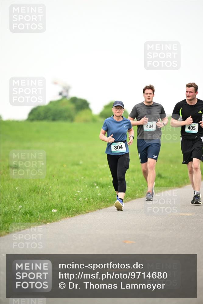 10.05.2026 - 8. Wedeler Halbmarathon Dr. Thomas Lammeyer http://msf.ph/oto/9714680 10.05.2026 12:21:52 Laufen 304, 404, 405 meine-sportfotos.de