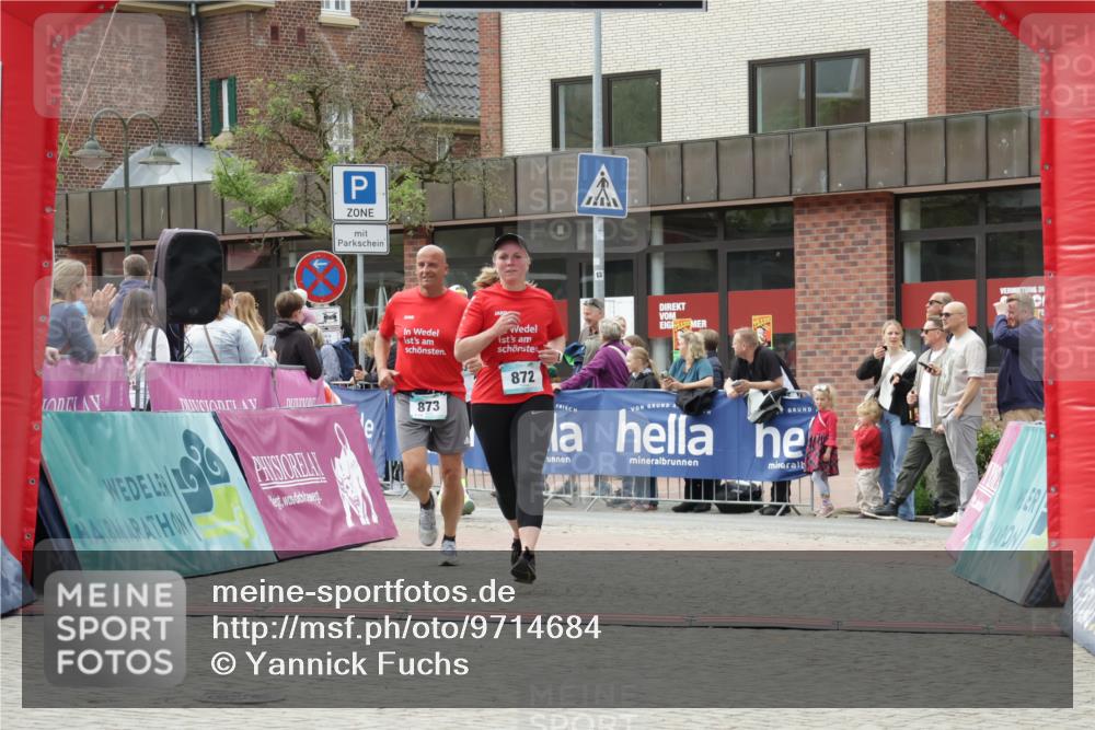 10.05.2026 - 8. Wedeler Halbmarathon Yannick Fuchs http://msf.ph/oto/9714684 10.05.2026 11:30:57 Ziel 872, 873 meine-sportfotos.de