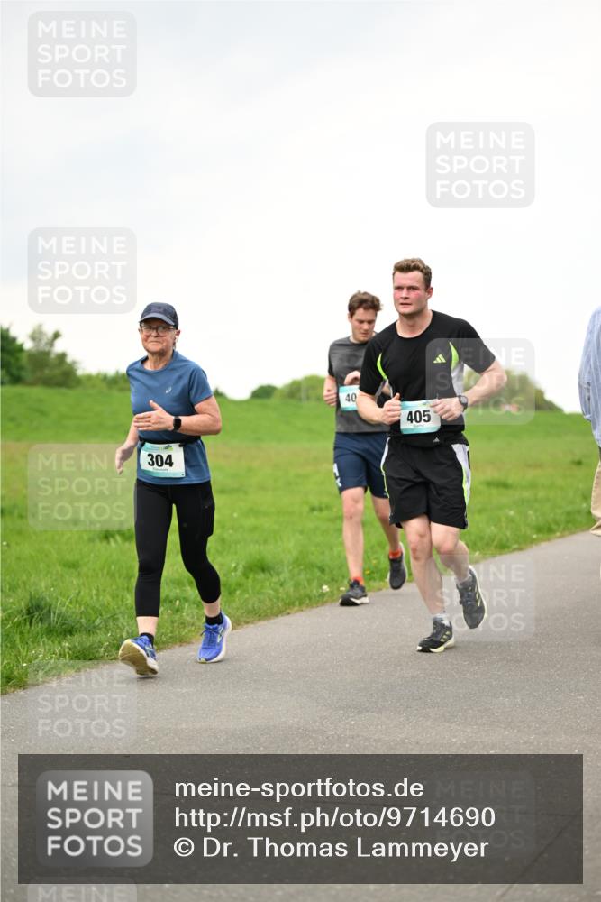 10.05.2026 - 8. Wedeler Halbmarathon Dr. Thomas Lammeyer http://msf.ph/oto/9714690 10.05.2026 12:22:00 Laufen 304, 405 meine-sportfotos.de