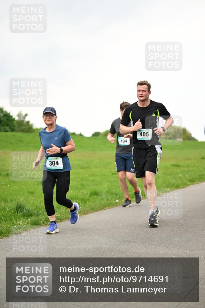 10.05.2026 - 8. Wedeler Halbmarathon Dr. Thomas Lammeyer http://msf.ph/oto/9714691 10.05.2026 12:22:00 Laufen 304, 404, 405 meine-sportfotos.de