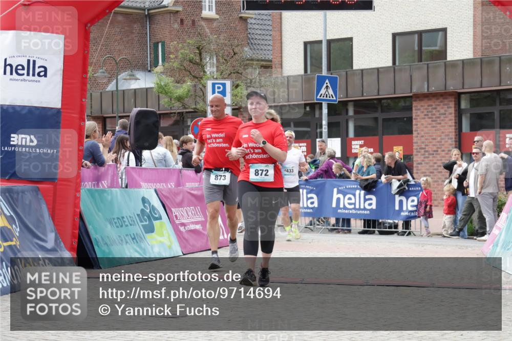 10.05.2026 - 8. Wedeler Halbmarathon Yannick Fuchs http://msf.ph/oto/9714694 10.05.2026 11:30:58 Ziel 433, 872, 873 meine-sportfotos.de