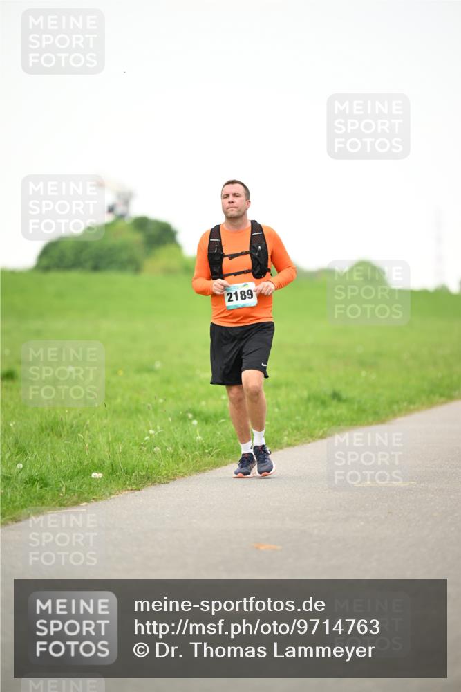 10.05.2026 - 8. Wedeler Halbmarathon Dr. Thomas Lammeyer http://msf.ph/oto/9714763 10.05.2026 12:23:30 Laufen 2189 meine-sportfotos.de