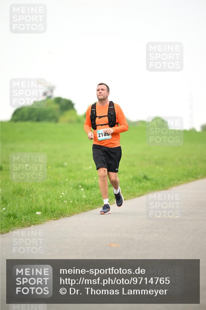 10.05.2026 - 8. Wedeler Halbmarathon Dr. Thomas Lammeyer http://msf.ph/oto/9714765 10.05.2026 12:23:29 Laufen 2185 meine-sportfotos.de