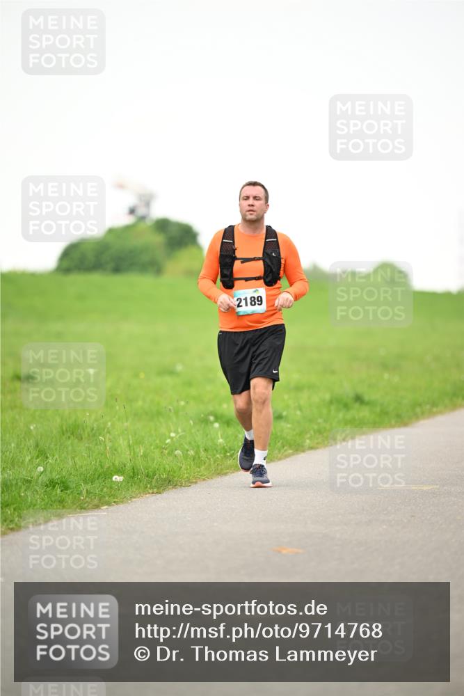 10.05.2026 - 8. Wedeler Halbmarathon Dr. Thomas Lammeyer http://msf.ph/oto/9714768 10.05.2026 12:23:30 Laufen 2189 meine-sportfotos.de