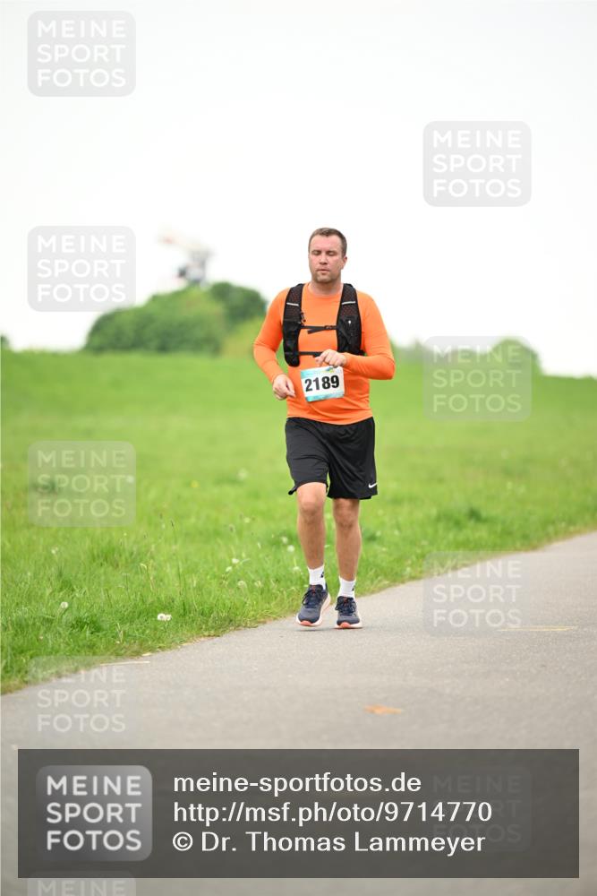 10.05.2026 - 8. Wedeler Halbmarathon Dr. Thomas Lammeyer http://msf.ph/oto/9714770 10.05.2026 12:23:30 Laufen 2189 meine-sportfotos.de