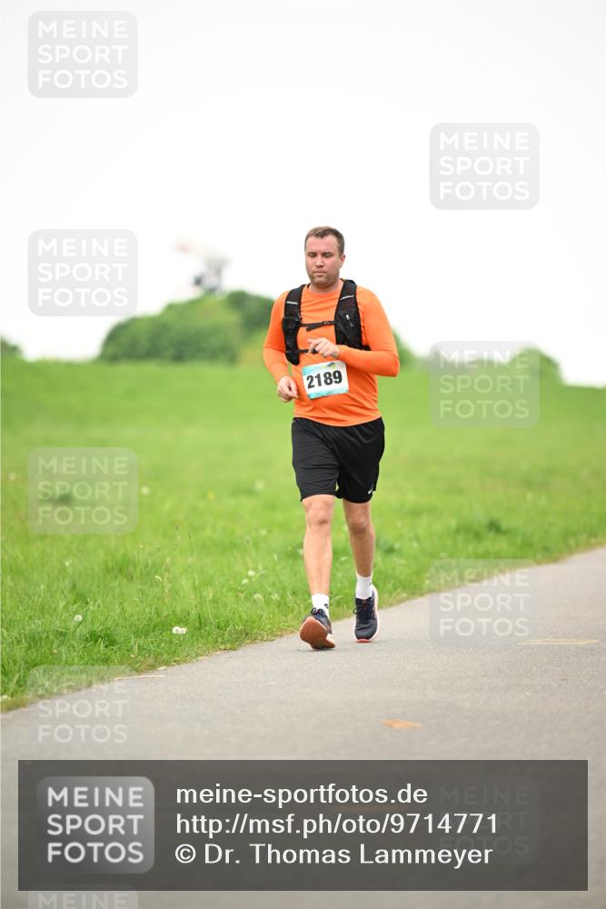 10.05.2026 - 8. Wedeler Halbmarathon Dr. Thomas Lammeyer http://msf.ph/oto/9714771 10.05.2026 12:23:30 Laufen 2189 meine-sportfotos.de