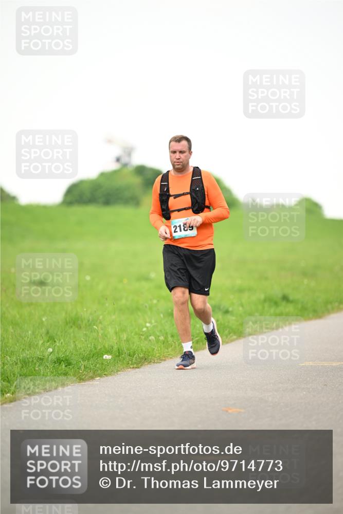 10.05.2026 - 8. Wedeler Halbmarathon Dr. Thomas Lammeyer http://msf.ph/oto/9714773 10.05.2026 12:23:30 Laufen 2189 meine-sportfotos.de