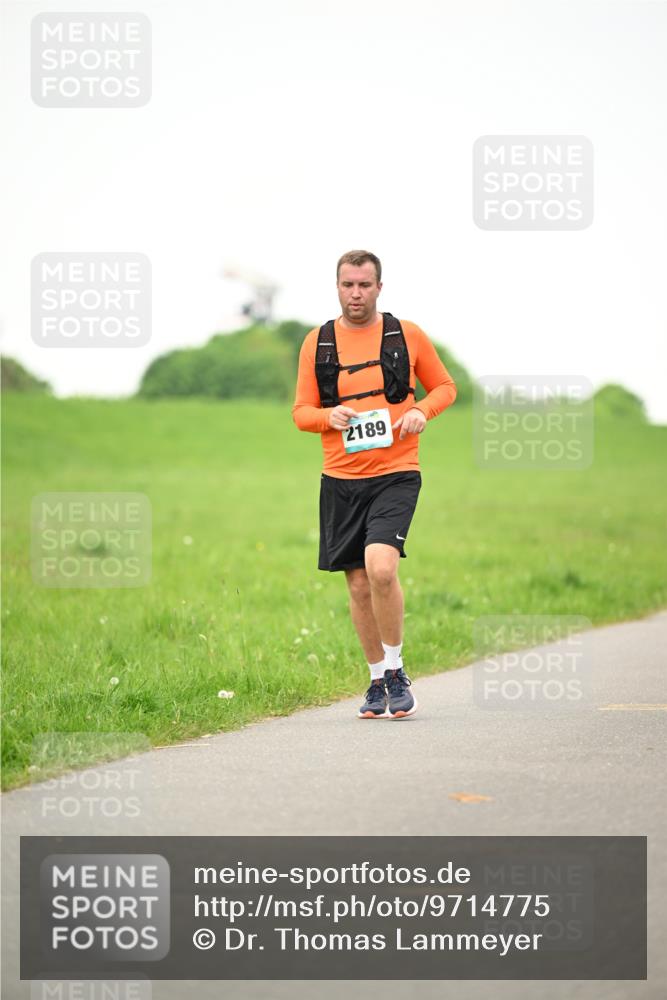 10.05.2026 - 8. Wedeler Halbmarathon Dr. Thomas Lammeyer http://msf.ph/oto/9714775 10.05.2026 12:23:30 Laufen 2189 meine-sportfotos.de