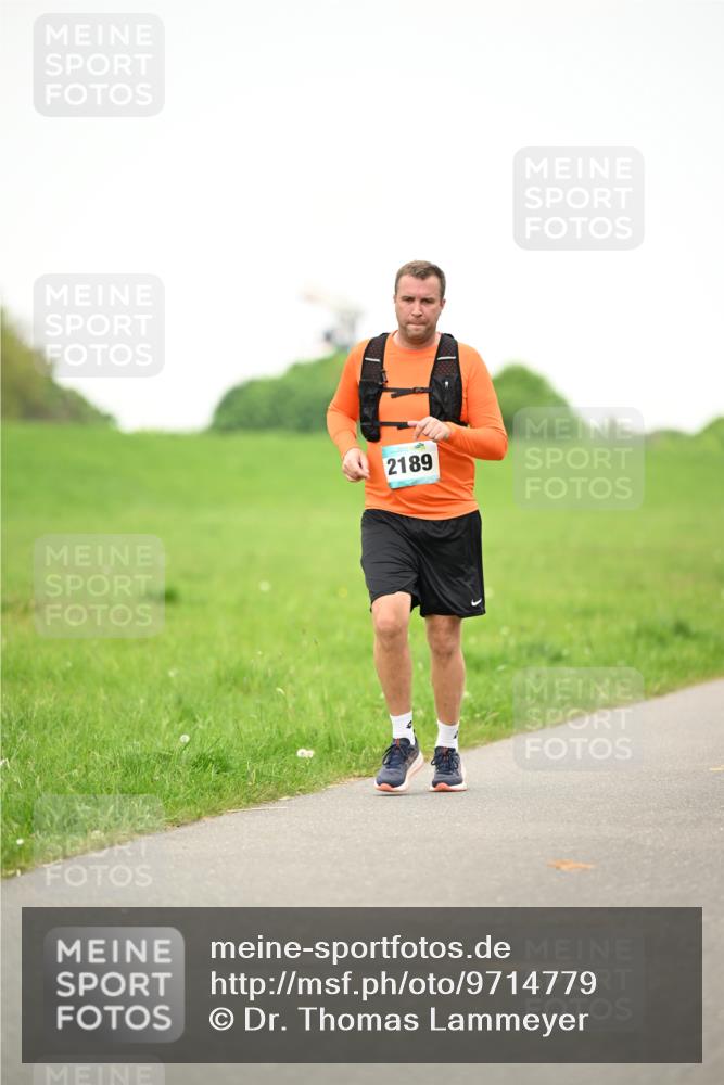 10.05.2026 - 8. Wedeler Halbmarathon Dr. Thomas Lammeyer http://msf.ph/oto/9714779 10.05.2026 12:23:31 Laufen 2189 meine-sportfotos.de