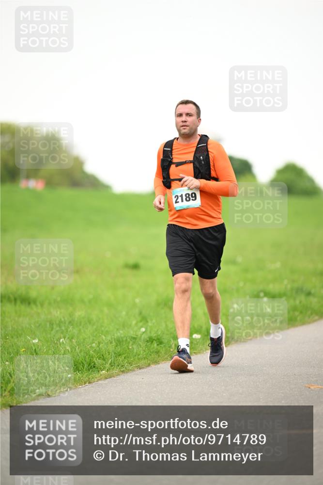 10.05.2026 - 8. Wedeler Halbmarathon Dr. Thomas Lammeyer http://msf.ph/oto/9714789 10.05.2026 12:23:32 Laufen 2189 meine-sportfotos.de