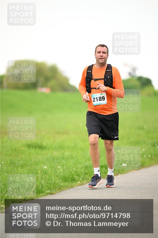 10.05.2026 - 8. Wedeler Halbmarathon Dr. Thomas Lammeyer http://msf.ph/oto/9714798 10.05.2026 12:23:32 Laufen 2189 meine-sportfotos.de