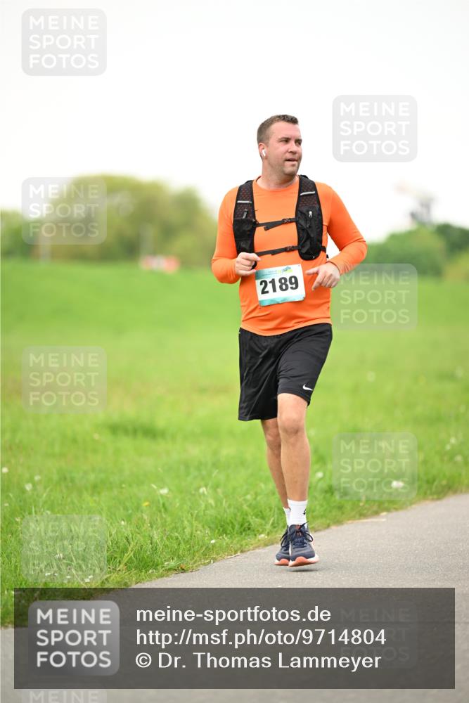 10.05.2026 - 8. Wedeler Halbmarathon Dr. Thomas Lammeyer http://msf.ph/oto/9714804 10.05.2026 12:23:33 Laufen 2189 meine-sportfotos.de