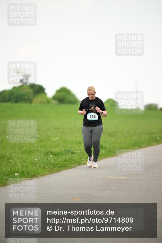 10.05.2026 - 8. Wedeler Halbmarathon Dr. Thomas Lammeyer http://msf.ph/oto/9714809 10.05.2026 12:23:59 Laufen 253 meine-sportfotos.de