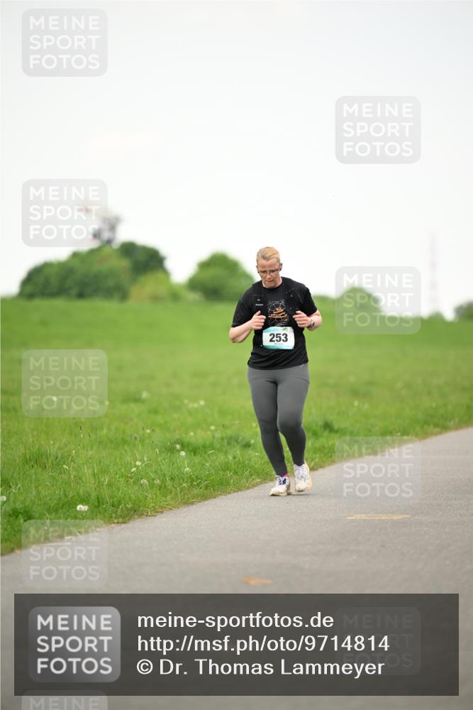 10.05.2026 - 8. Wedeler Halbmarathon Dr. Thomas Lammeyer http://msf.ph/oto/9714814 10.05.2026 12:24:00 Laufen 253 meine-sportfotos.de