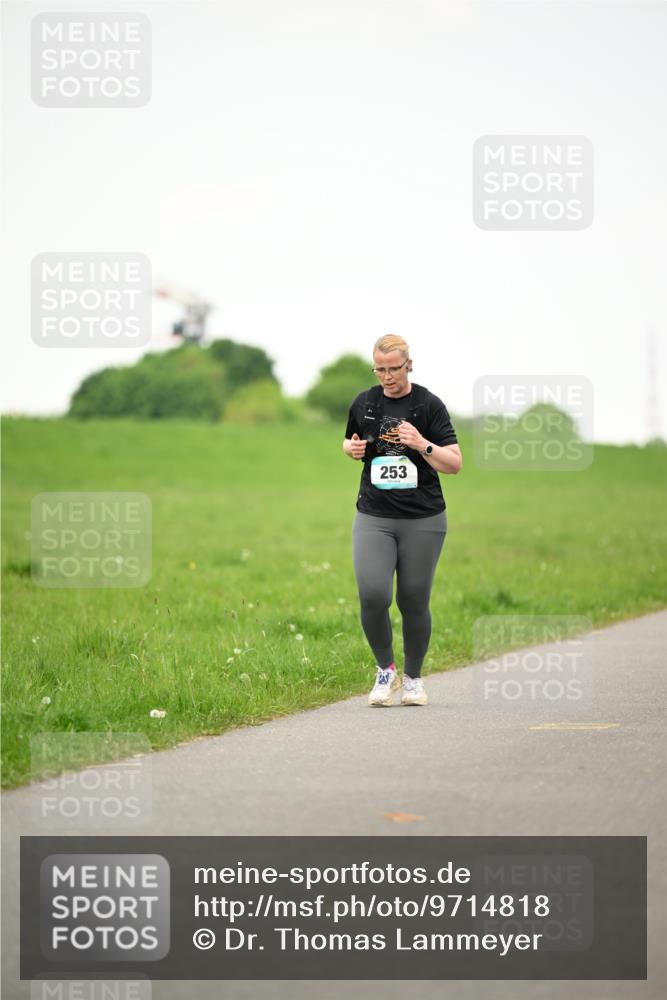 10.05.2026 - 8. Wedeler Halbmarathon Dr. Thomas Lammeyer http://msf.ph/oto/9714818 10.05.2026 12:24:00 Laufen 253 meine-sportfotos.de