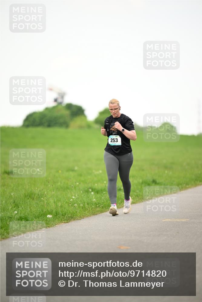 10.05.2026 - 8. Wedeler Halbmarathon Dr. Thomas Lammeyer http://msf.ph/oto/9714820 10.05.2026 12:24:00 Laufen 253 meine-sportfotos.de