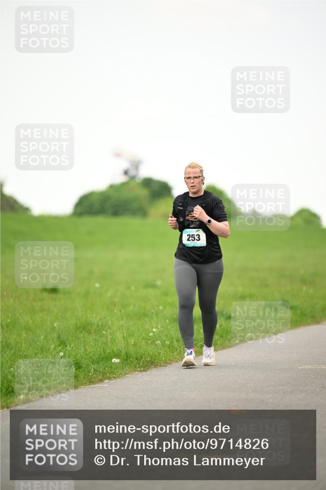 10.05.2026 - 8. Wedeler Halbmarathon Dr. Thomas Lammeyer http://msf.ph/oto/9714826 10.05.2026 12:24:01 Laufen 253 meine-sportfotos.de