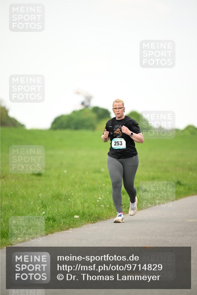 10.05.2026 - 8. Wedeler Halbmarathon Dr. Thomas Lammeyer http://msf.ph/oto/9714829 10.05.2026 12:24:01 Laufen 253 meine-sportfotos.de