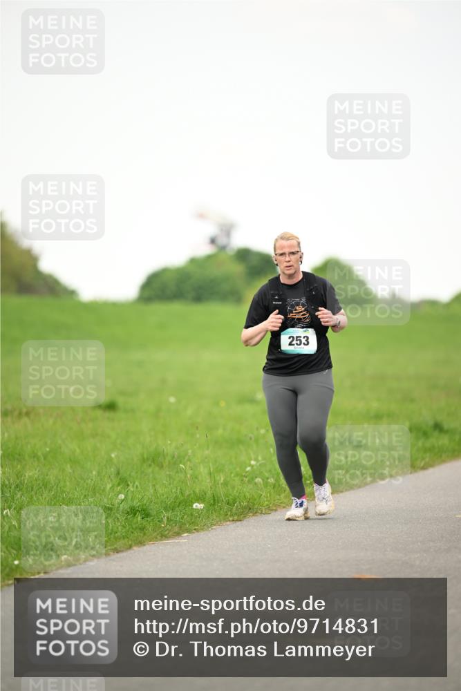 10.05.2026 - 8. Wedeler Halbmarathon Dr. Thomas Lammeyer http://msf.ph/oto/9714831 10.05.2026 12:24:01 Laufen 253 meine-sportfotos.de