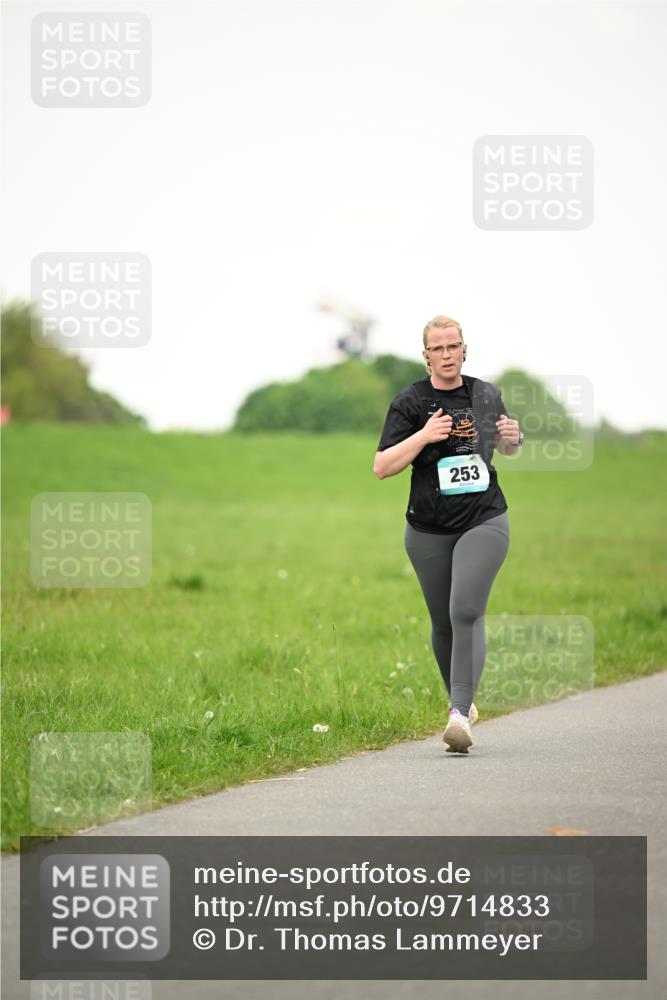 10.05.2026 - 8. Wedeler Halbmarathon Dr. Thomas Lammeyer http://msf.ph/oto/9714833 10.05.2026 12:24:01 Laufen 253 meine-sportfotos.de