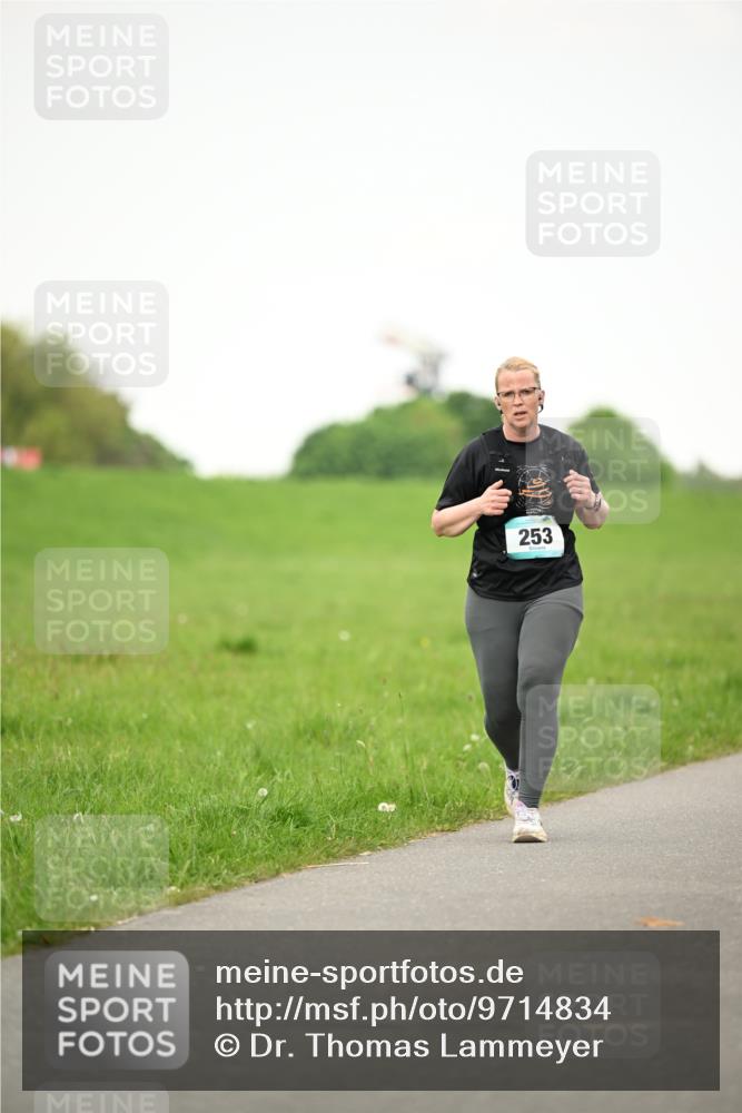 10.05.2026 - 8. Wedeler Halbmarathon Dr. Thomas Lammeyer http://msf.ph/oto/9714834 10.05.2026 12:24:01 Laufen 253 meine-sportfotos.de