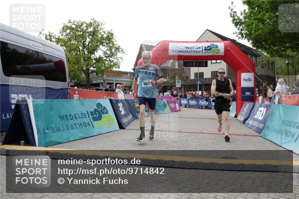 10.05.2026 - 8. Wedeler Halbmarathon Yannick Fuchs http://msf.ph/oto/9714842 10.05.2026 11:31:11 Ziel 277, 852, 910, 981 meine-sportfotos.de