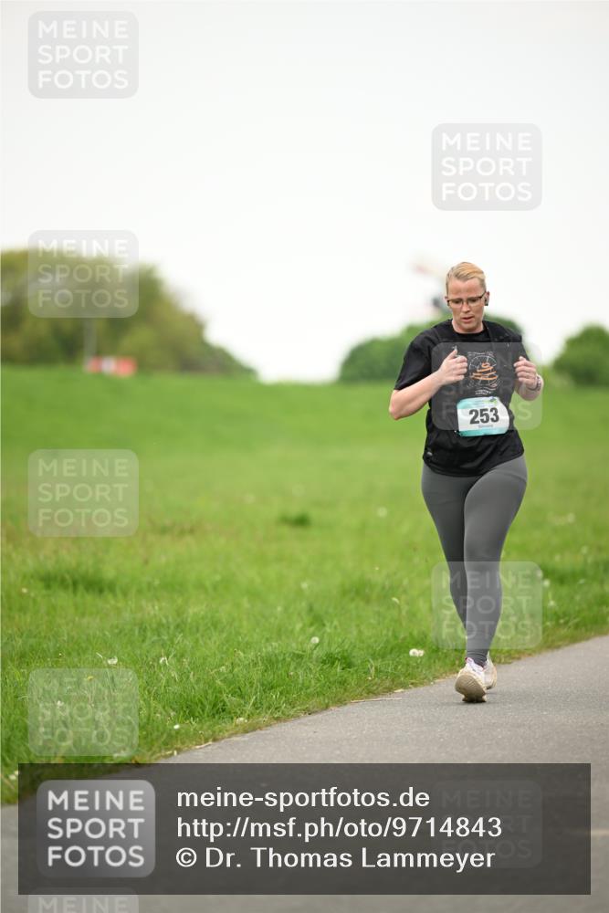 10.05.2026 - 8. Wedeler Halbmarathon Dr. Thomas Lammeyer http://msf.ph/oto/9714843 10.05.2026 12:24:02 Laufen 253 meine-sportfotos.de