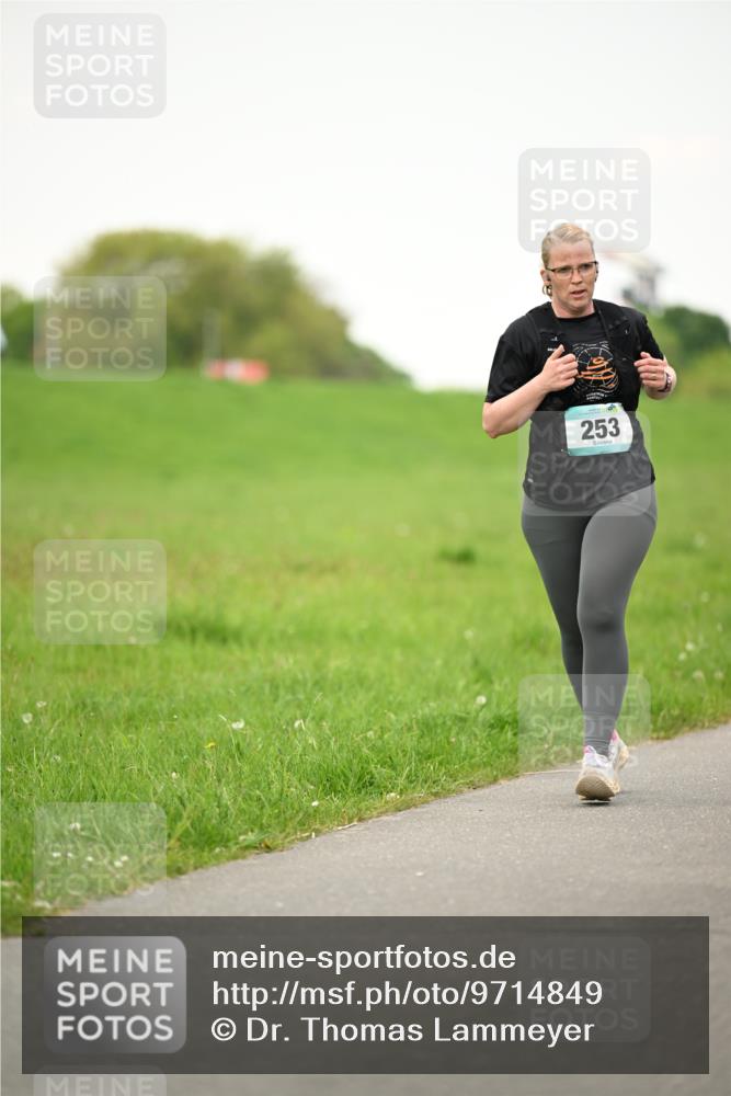 10.05.2026 - 8. Wedeler Halbmarathon Dr. Thomas Lammeyer http://msf.ph/oto/9714849 10.05.2026 12:24:03 Laufen 253 meine-sportfotos.de