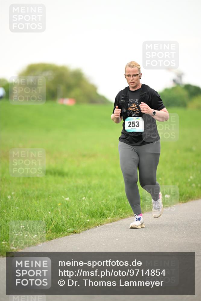 10.05.2026 - 8. Wedeler Halbmarathon Dr. Thomas Lammeyer http://msf.ph/oto/9714854 10.05.2026 12:24:03 Laufen 253 meine-sportfotos.de