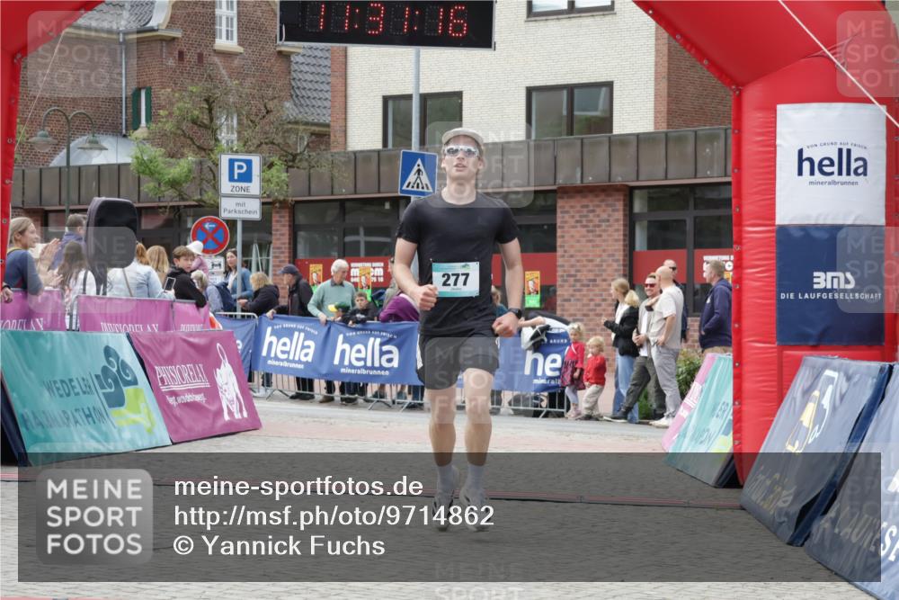 10.05.2026 - 8. Wedeler Halbmarathon Yannick Fuchs http://msf.ph/oto/9714862 10.05.2026 11:31:14 Ziel 277, 852, 981 meine-sportfotos.de
