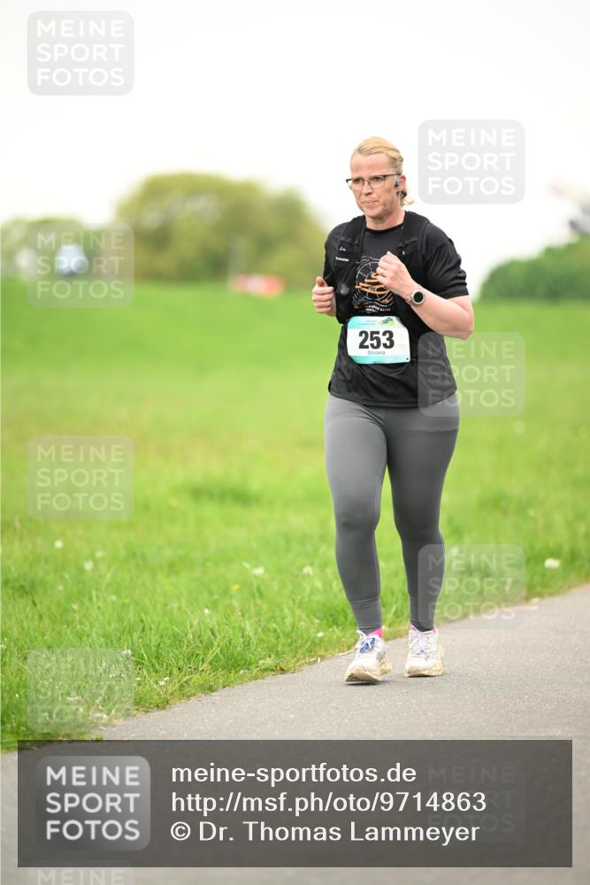10.05.2026 - 8. Wedeler Halbmarathon Dr. Thomas Lammeyer http://msf.ph/oto/9714863 10.05.2026 12:24:04 Laufen 253 meine-sportfotos.de