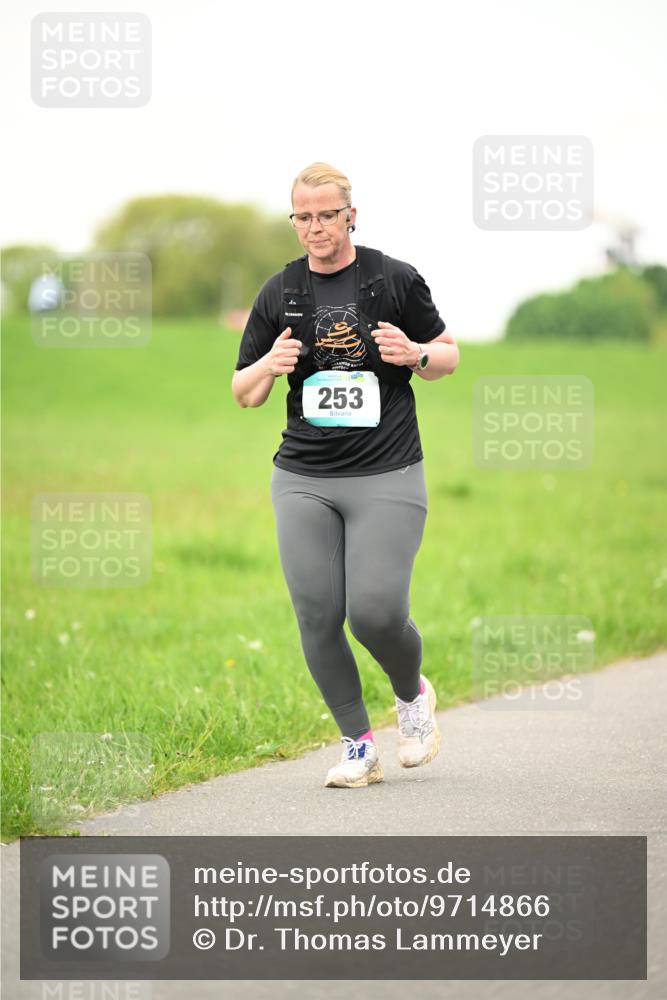 10.05.2026 - 8. Wedeler Halbmarathon Dr. Thomas Lammeyer http://msf.ph/oto/9714866 10.05.2026 12:24:04 Laufen 253 meine-sportfotos.de
