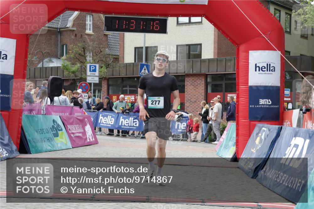 10.05.2026 - 8. Wedeler Halbmarathon Yannick Fuchs http://msf.ph/oto/9714867 10.05.2026 11:31:14 Ziel 277, 852, 981 meine-sportfotos.de