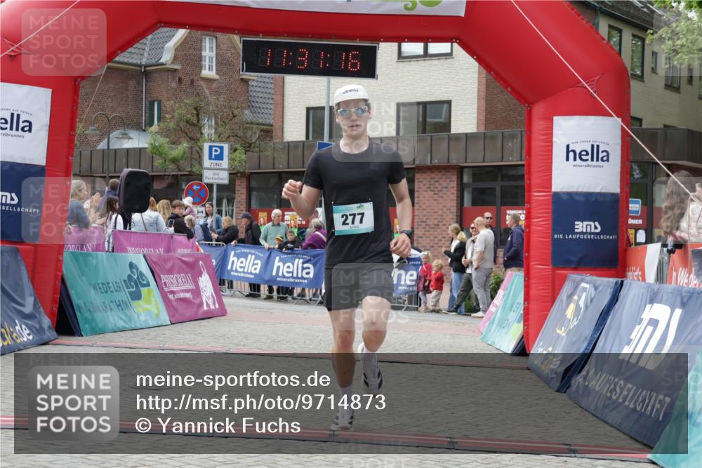 10.05.2026 - 8. Wedeler Halbmarathon Yannick Fuchs http://msf.ph/oto/9714873 10.05.2026 11:31:15 Ziel 277, 852 meine-sportfotos.de