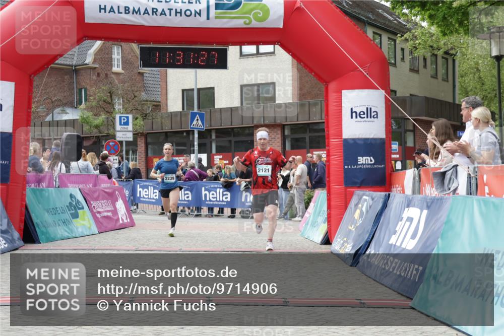10.05.2026 - 8. Wedeler Halbmarathon Yannick Fuchs http://msf.ph/oto/9714906 10.05.2026 11:31:25 Ziel 2121, 2239 meine-sportfotos.de