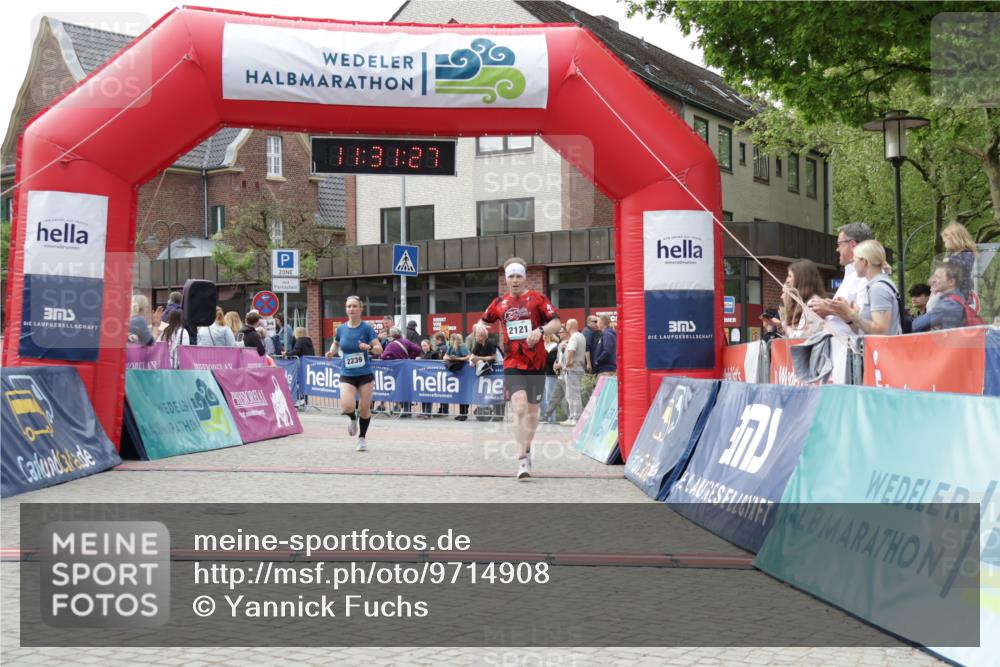 10.05.2026 - 8. Wedeler Halbmarathon Yannick Fuchs http://msf.ph/oto/9714908 10.05.2026 11:31:25 Ziel 2121, 2239 meine-sportfotos.de