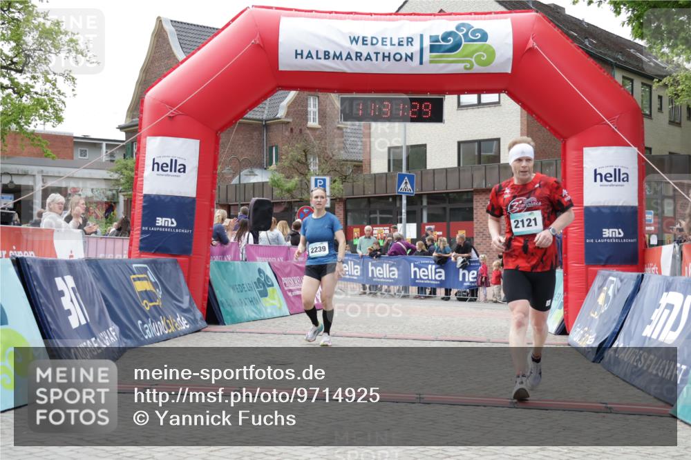 10.05.2026 - 8. Wedeler Halbmarathon Yannick Fuchs http://msf.ph/oto/9714925 10.05.2026 11:31:27 Ziel 2121, 2239 meine-sportfotos.de