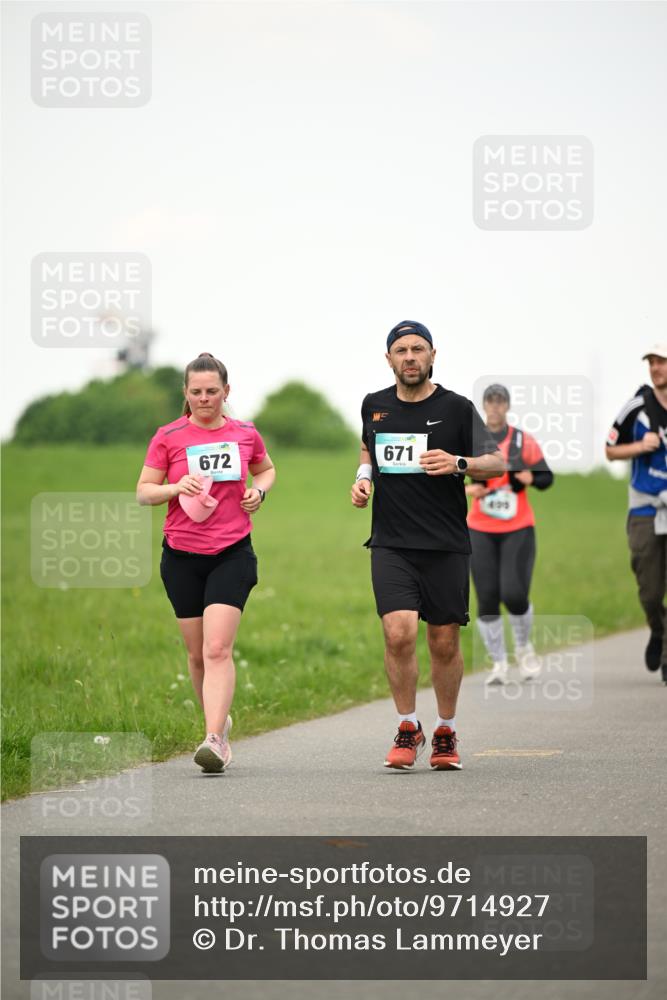 10.05.2026 - 8. Wedeler Halbmarathon Dr. Thomas Lammeyer http://msf.ph/oto/9714927 10.05.2026 12:24:13 Laufen 672, 671, 405 meine-sportfotos.de