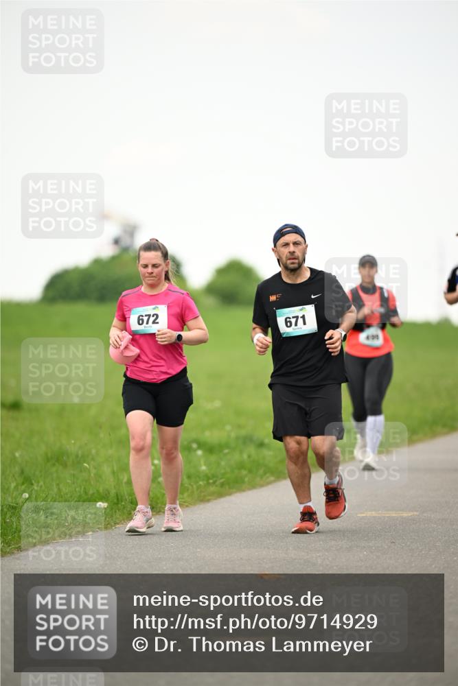 10.05.2026 - 8. Wedeler Halbmarathon Dr. Thomas Lammeyer http://msf.ph/oto/9714929 10.05.2026 12:24:14 Laufen 672, 671, 400 meine-sportfotos.de