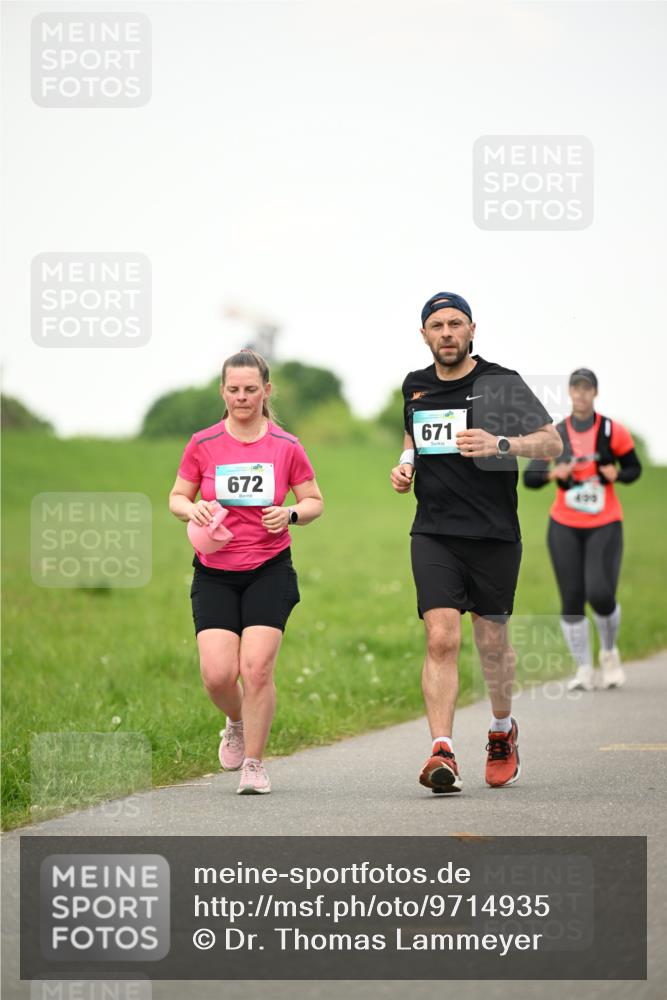 10.05.2026 - 8. Wedeler Halbmarathon Dr. Thomas Lammeyer http://msf.ph/oto/9714935 10.05.2026 12:24:14 Laufen 672, 671, 400 meine-sportfotos.de