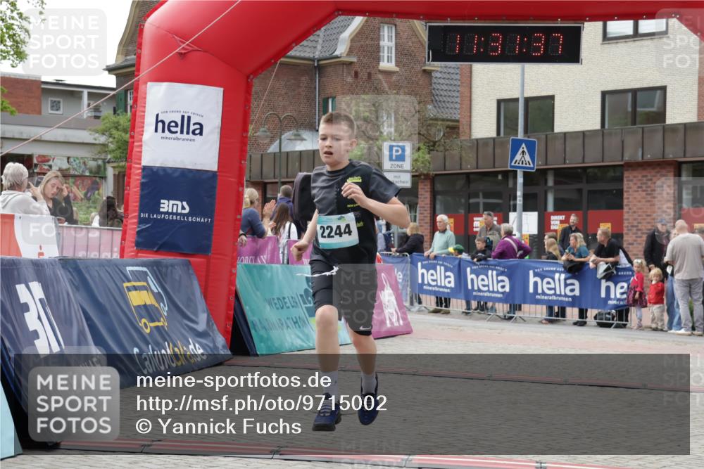 10.05.2026 - 8. Wedeler Halbmarathon Yannick Fuchs http://msf.ph/oto/9715002 10.05.2026 11:31:35 Ziel 83, 300, 2244 meine-sportfotos.de