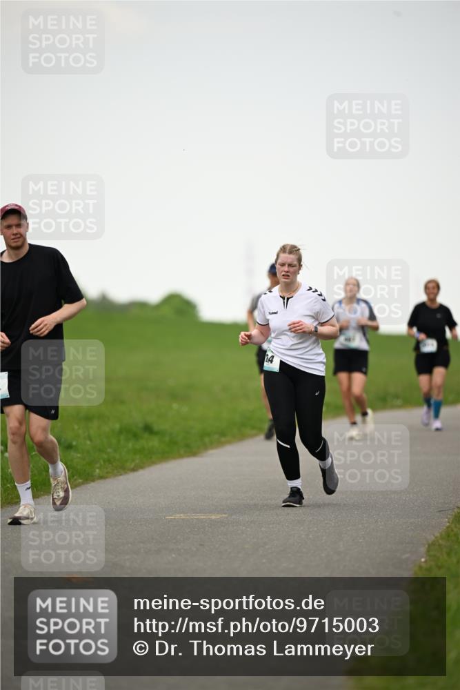 10.05.2026 - 8. Wedeler Halbmarathon Dr. Thomas Lammeyer http://msf.ph/oto/9715003 10.05.2026 12:24:23 Laufen  meine-sportfotos.de